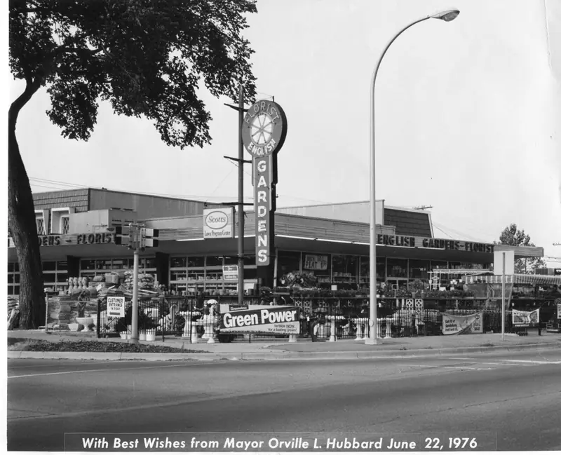 The English Gardens Dearborn Heights store in 1976, black and white